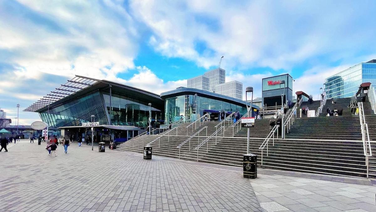 Appartamento 10 Mins From Abba Arena With Free Parking Londra