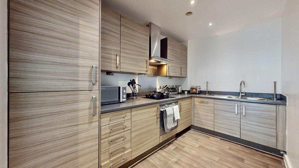 10 Mins From Abba Arena With Free Parking * Londra